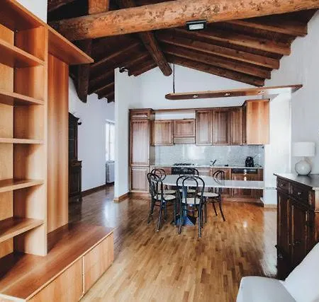 La Corte Di Costantino-downtown * Como